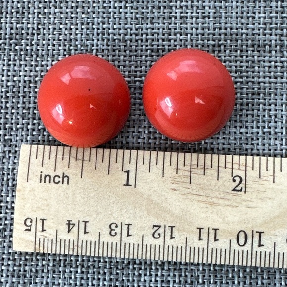 Vintage Napier 1970’s  Clip On Earrings Coral Lucite Button Domed Smooth #699 - Picture 3 of 6